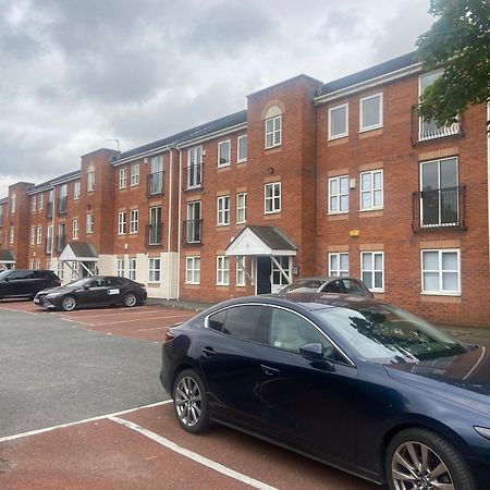 Lovely 2 Dbl Bed Apartment Near Heaton Park And North Manchester Hospital With Parking 외부 사진