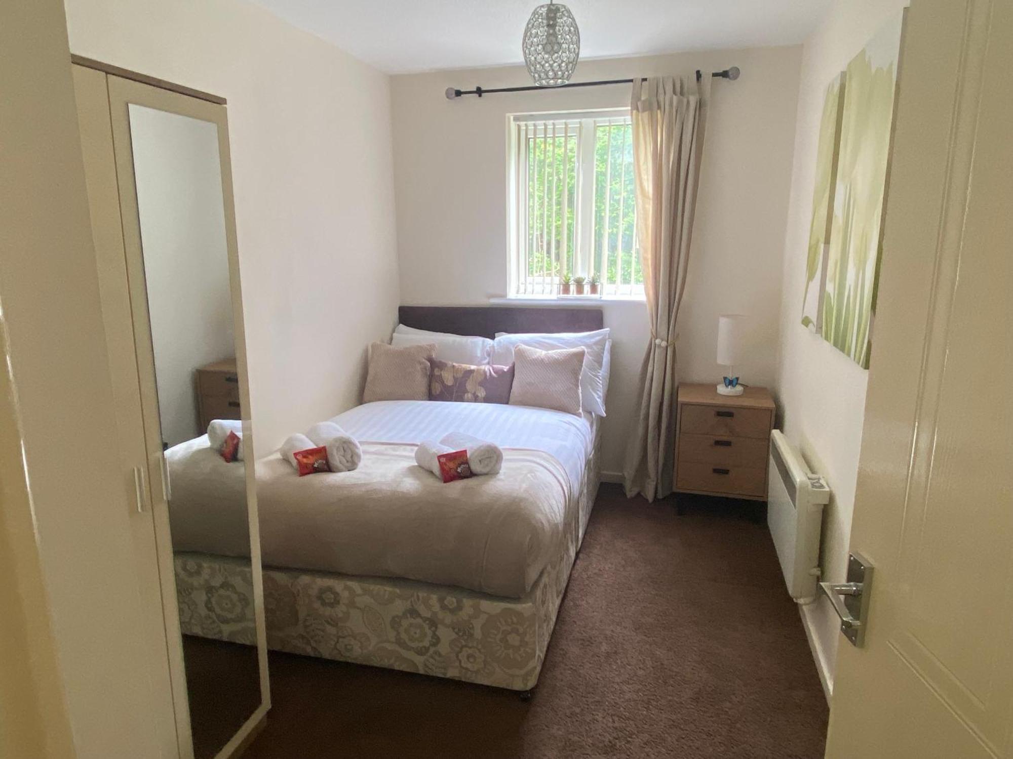Lovely 2 Dbl Bed Apartment Near Heaton Park And North Manchester Hospital With Parking 외부 사진